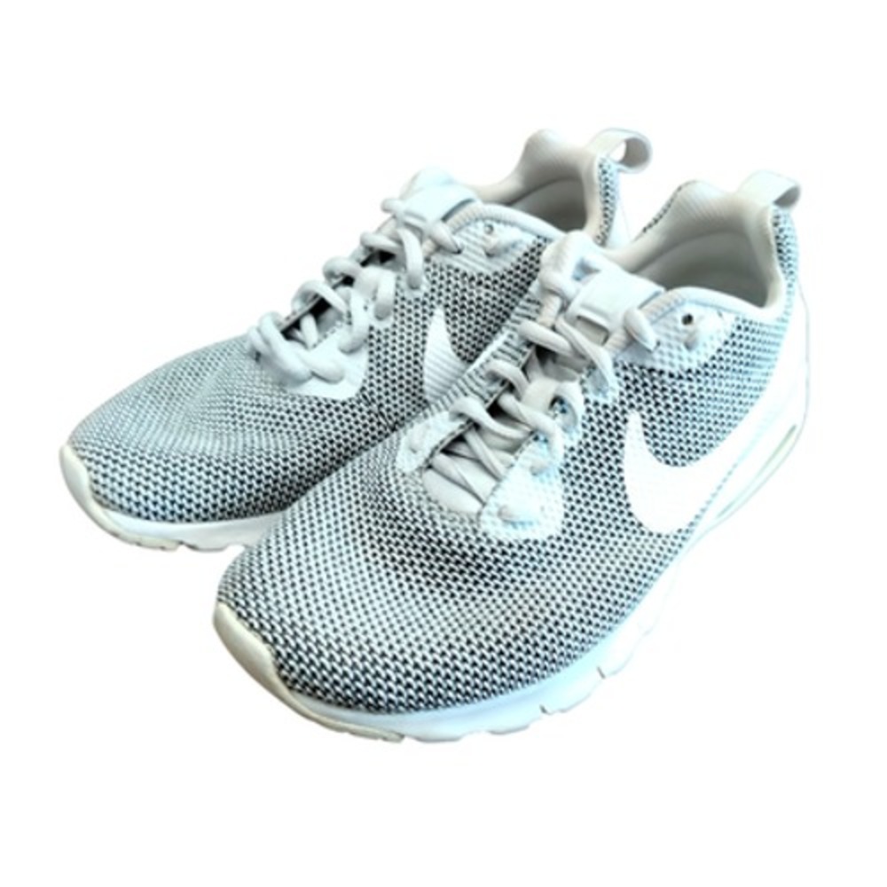 Nike Air Max Motion LW Shoes Womens‎ Size 8 White Black Mesh Running Comfort